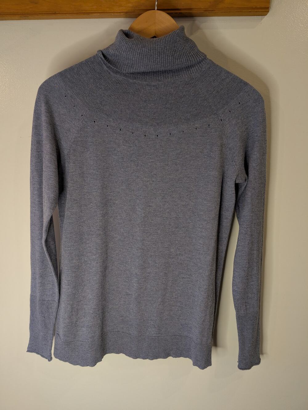 Banana Republic Womens L Turtleneck Sweater Blue Gray Fine Knit Pointelle Ribbed